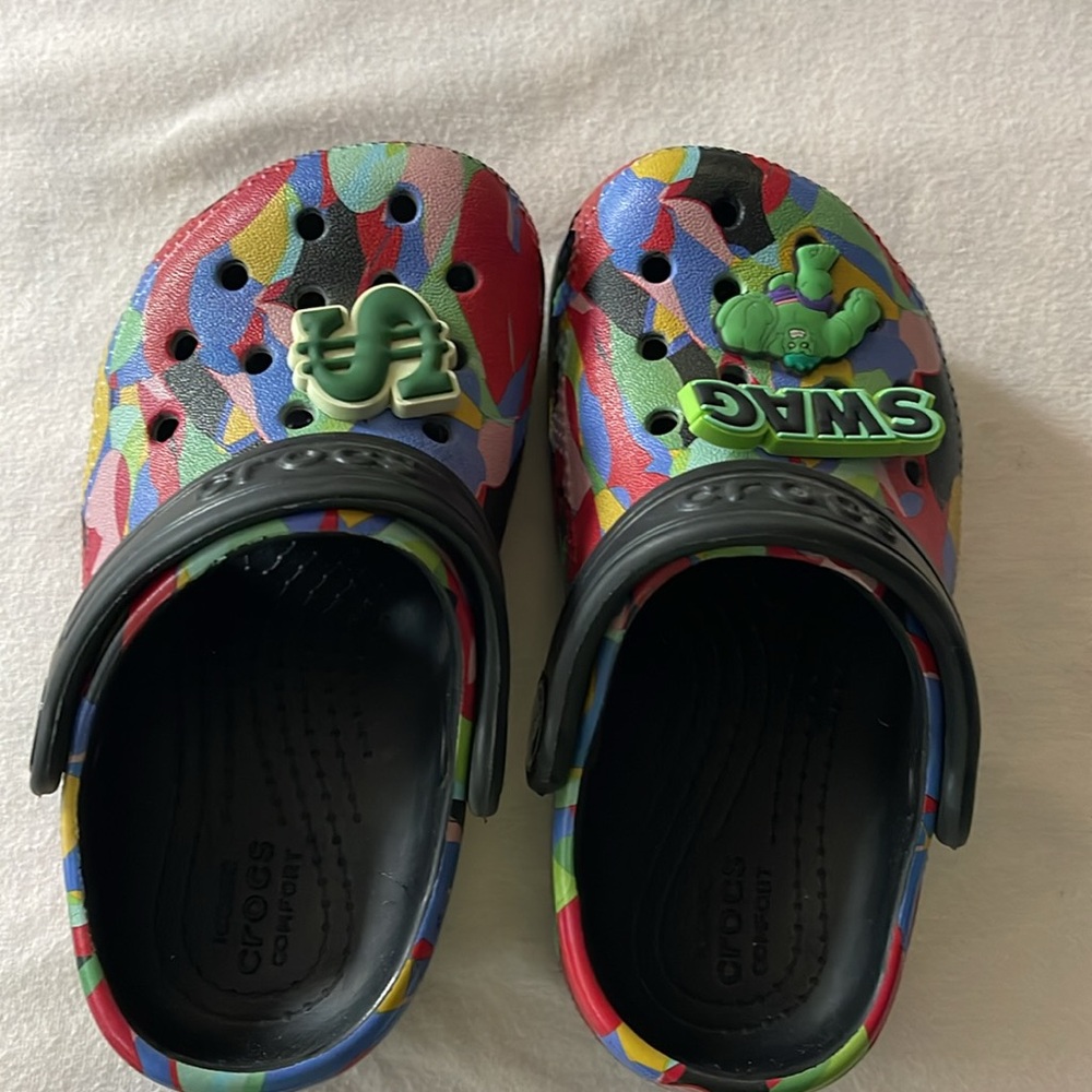 Gently used crocs - Picture 4 of 4